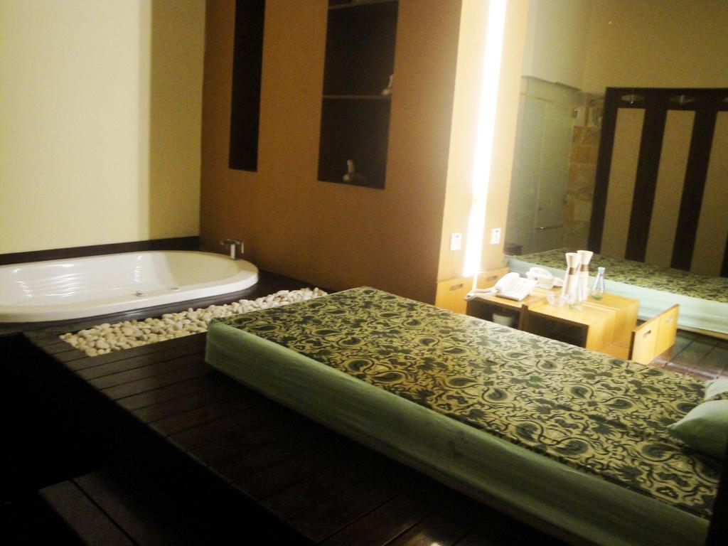Sutanraja Hotel מנאדו מראה חיצוני תמונה