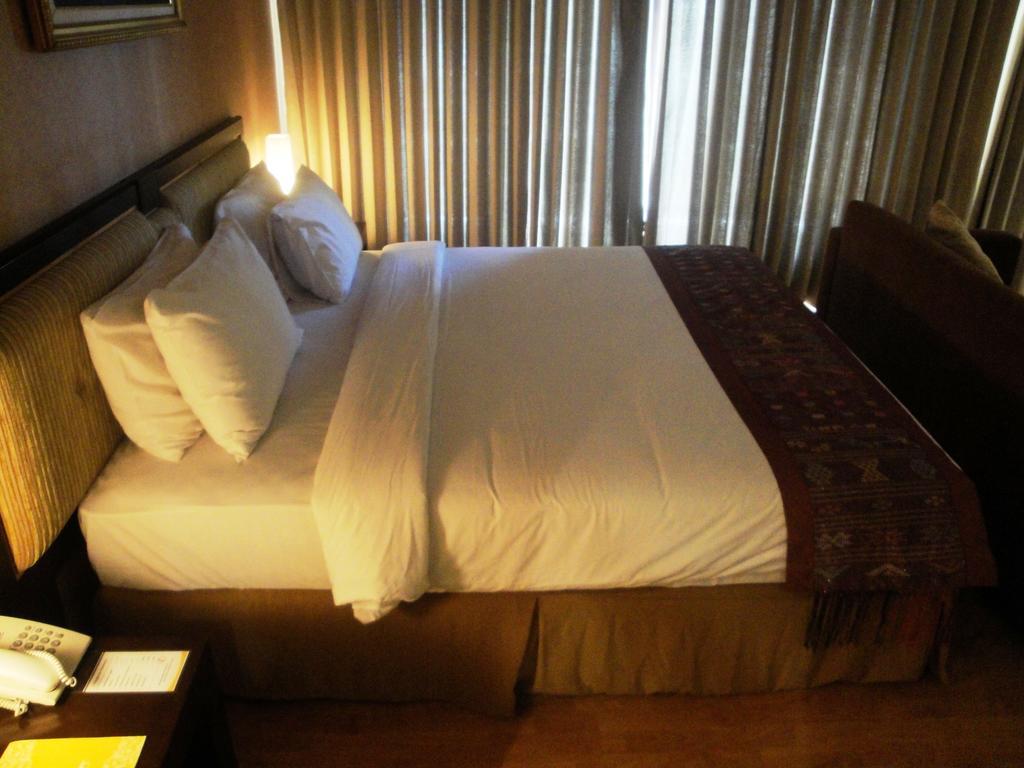 Sutanraja Hotel מנאדו חדר תמונה
